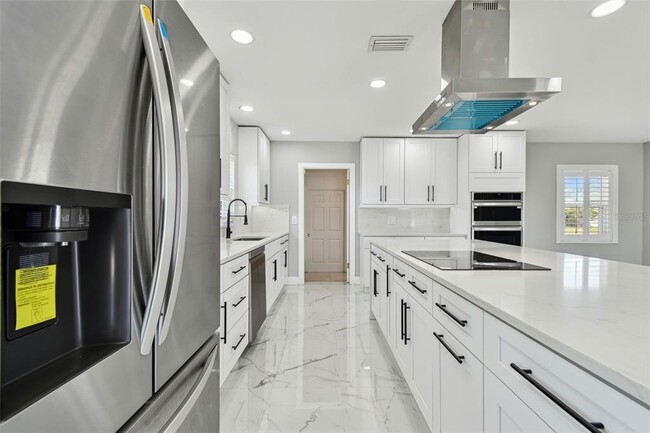 Building Photo - 3913 Fontainebleau Dr