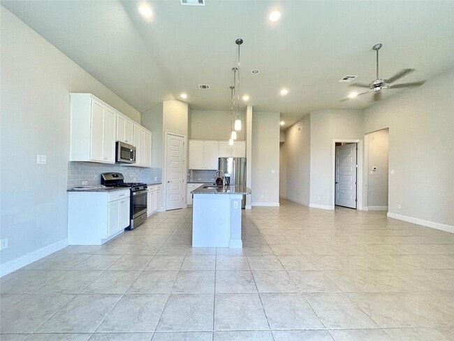 Building Photo - 6405 Coalinga Ln