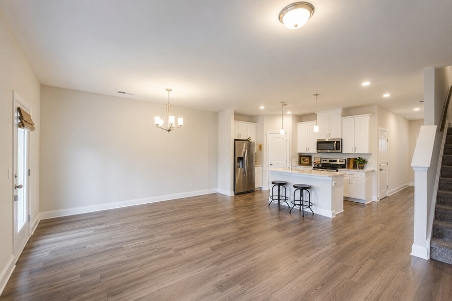 Building Photo - 857 Longleaf Ln