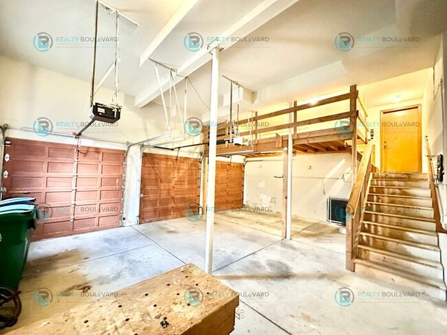 Building Photo - “Luxury Living in Skyline: 4 Bedroom 4 Bat...