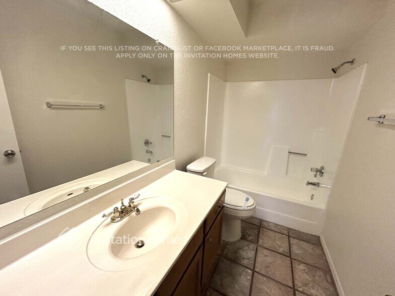 Building Photo - 6839 W Gardenia Ave