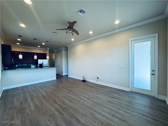 Building Photo - 10480 Carolina Willow Dr