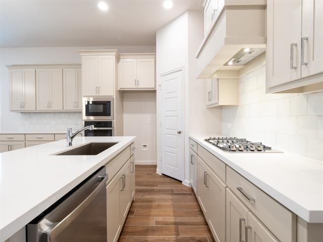 Building Photo - 9316 Paintbrush Dr
