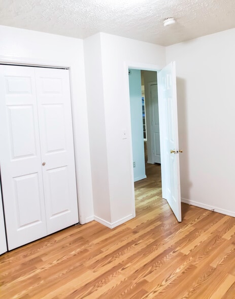 Building Photo - 1805 Dare Ave