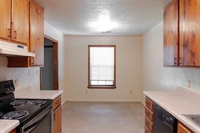 Building Photo - 5806 Bombadil Ct