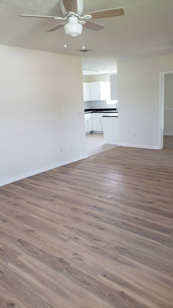 Building Photo - Cozy 3Bed/2Ba Home, Centrally Located w/Access to Shopping, Dining & Tyndall AFB!