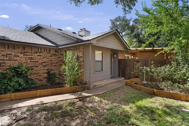 Building Photo - 2602 Alcott Ln
