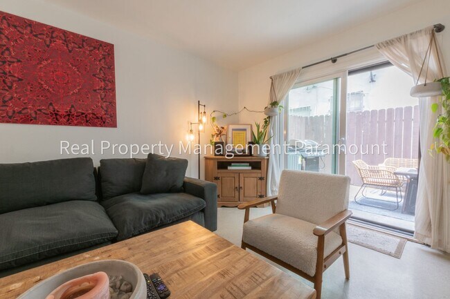 Building Photo - For Rent: Modern 2-Bedroom, 2-Bath Townhou...