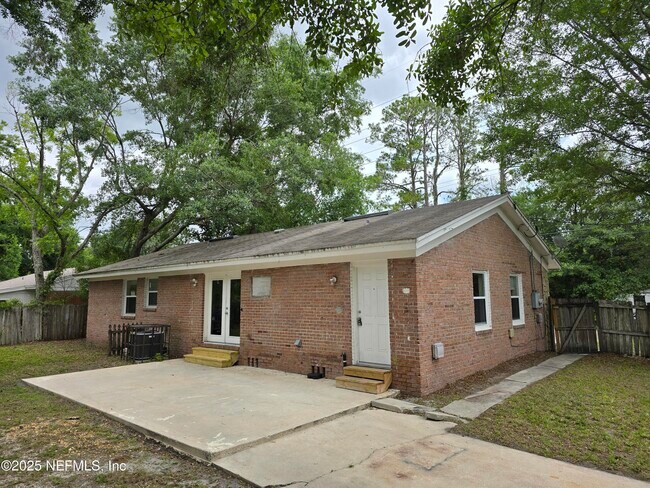 Building Photo - 2432 Firestone Rd