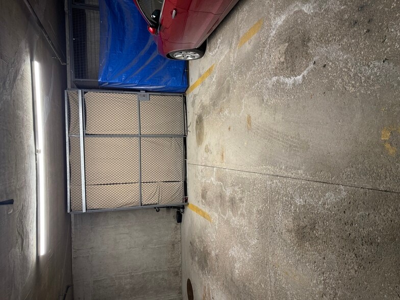 Building Photo - 949 W Madison St