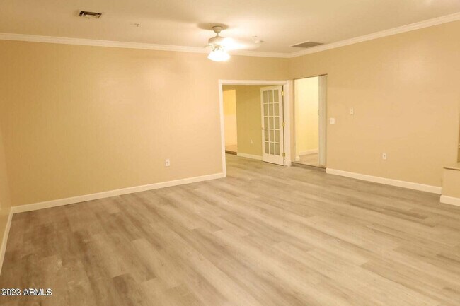 Building Photo - 557 S Sunwood Cir