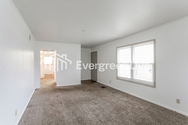 Building Photo - 3189 Astor Ave