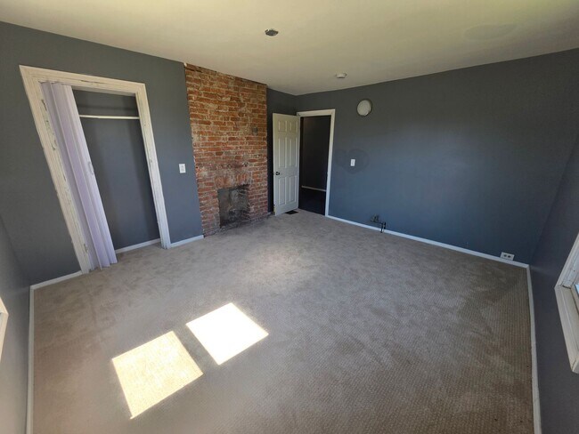 Building Photo - 1703 Bailie Ave
