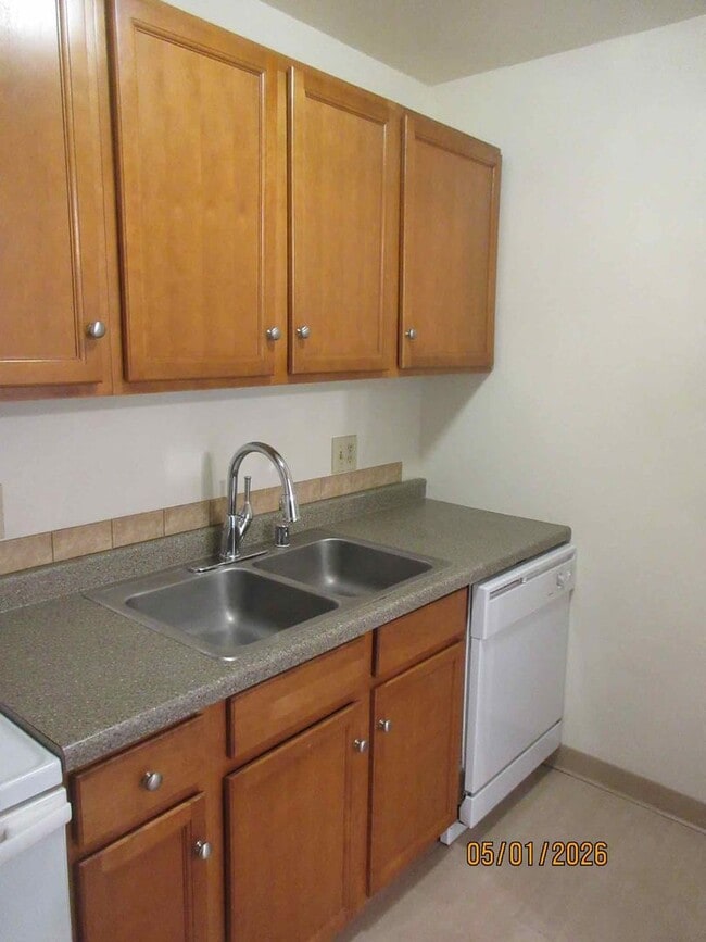 Building Photo - Available August/September 2026 Two Bedroom upper with balcony includes off street parking