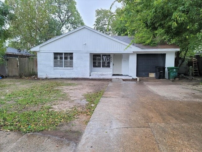 Primary Photo - 450 Glenburnie Dr