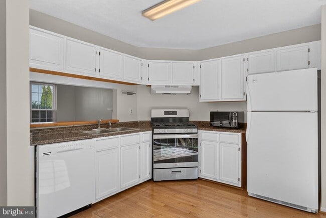 Building Photo - 6619 High Valley Ln
