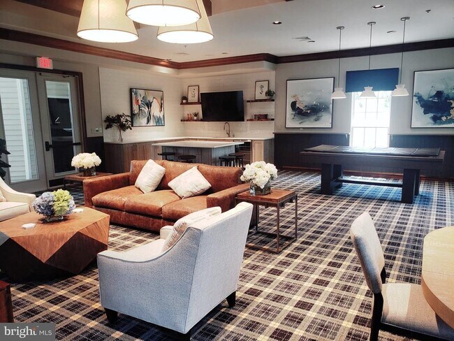 Building Photo - 12956 Centre Park Cir