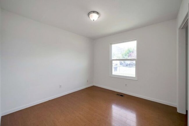 Building Photo - Updated Provo Home w yard + attached 2 car!