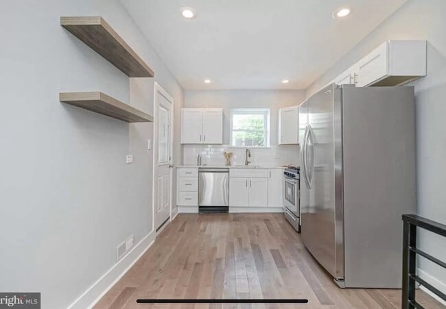 Building Photo - 1917 Pierce St