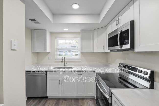 Building Photo - 11357 Bedford Oaks Dr