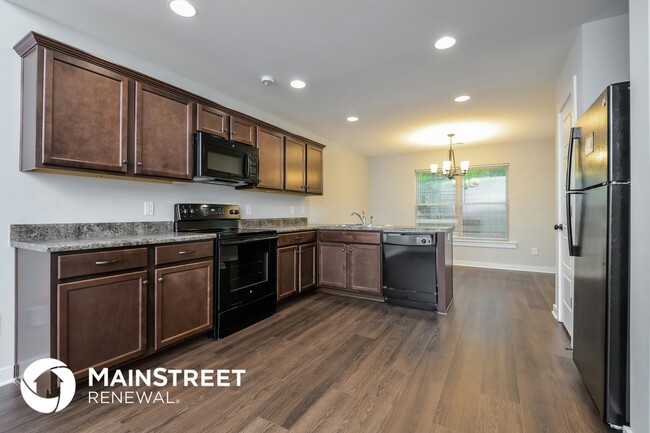 Building Photo - 865 Maple Trce