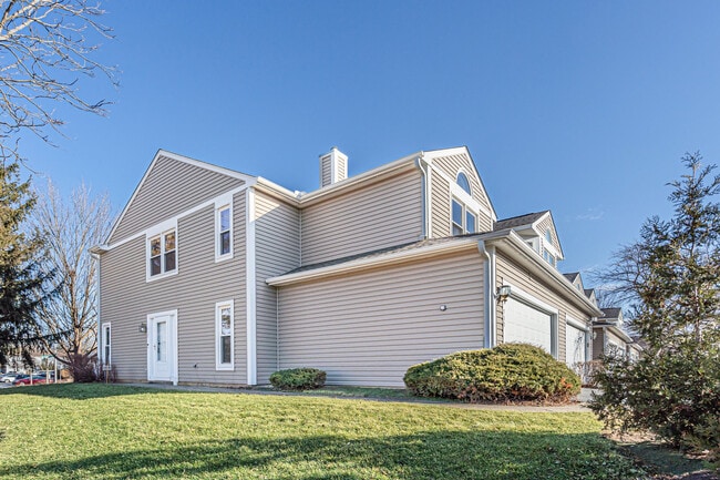 Building Photo - 730 Hamilton Ct