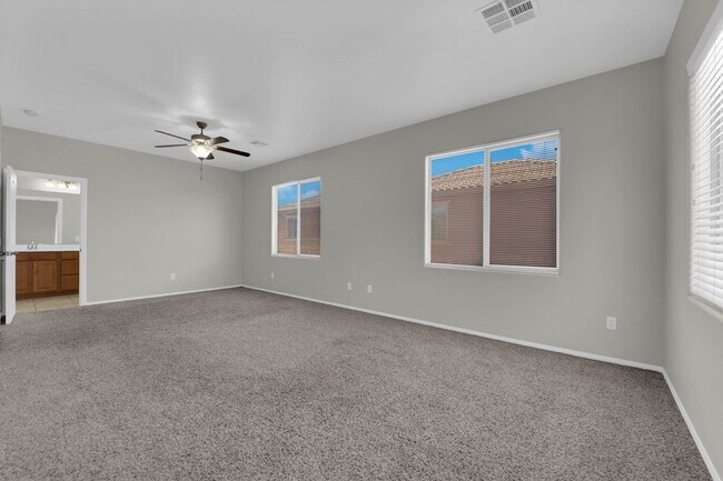 Building Photo - 3 bedroom home in gated community