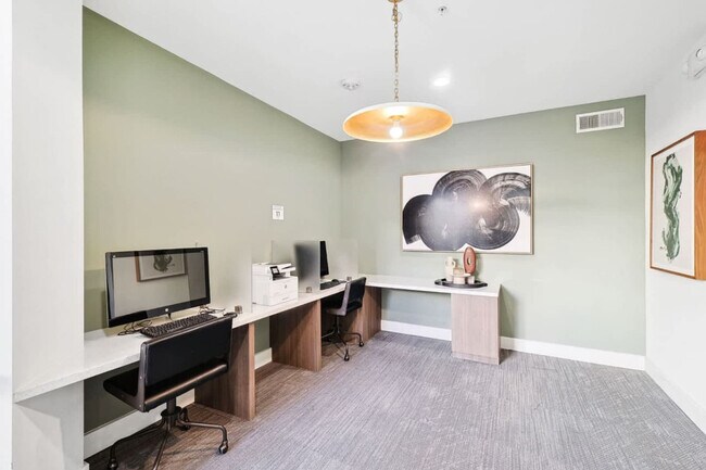 Building Photo - 5250 Town and Country Blvd