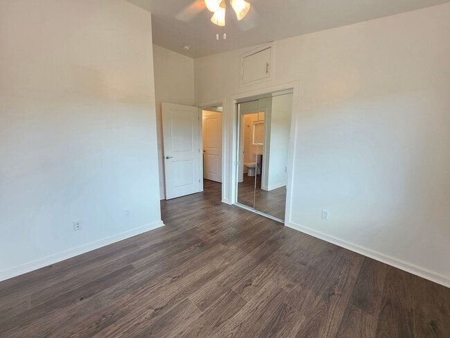 Building Photo - AVAILABLE NOW! Spacious 2-Bed, 2-Bath Dupl...