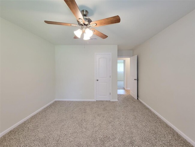 Building Photo - 25911 Maplewood Dr