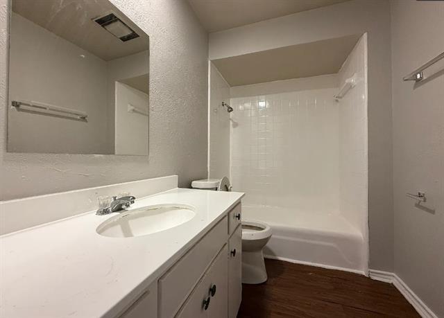 Building Photo - 730 Londonderry Ln