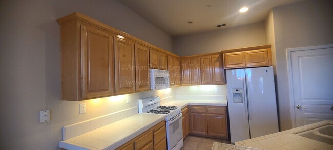 Building Photo - 2329 Rebecca Ct