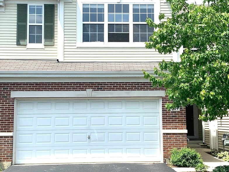 front - 364 Buckingham Ct