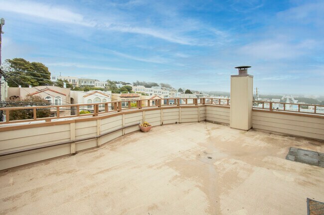 Building Photo - 2227 26th Ave