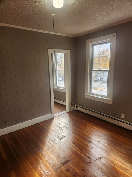 Building Photo - 11 Fairview Ave