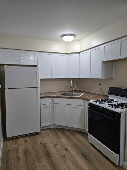 Building Photo - W166N9108 Grand Ave