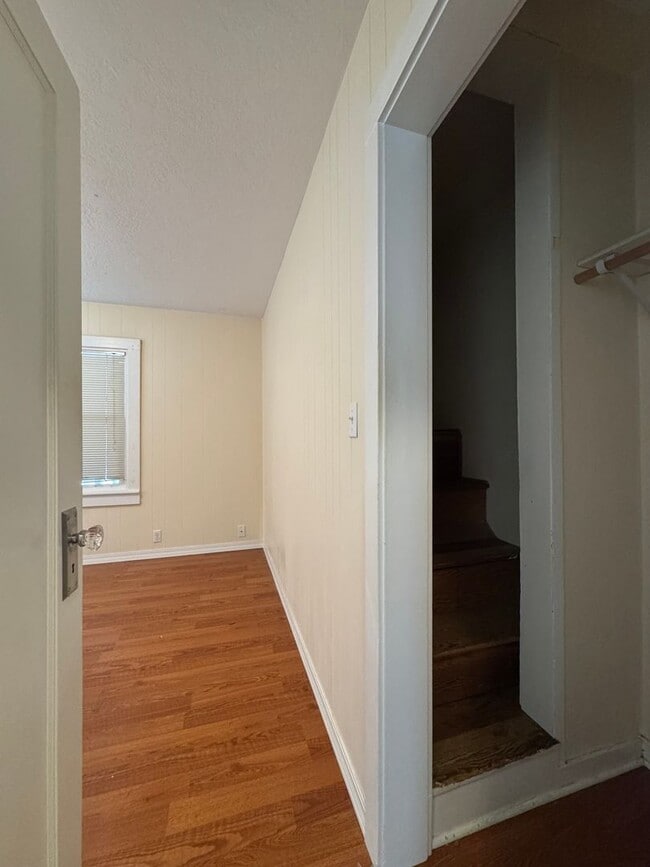 Building Photo - Charming 3 Bed Rental in Prime Location