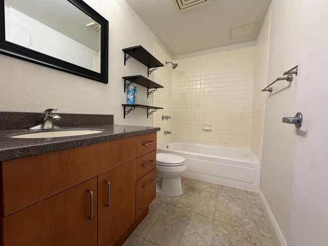 Building Photo - Villages at Waipio (Waipahu) - Ground Floor Unit, 2 bedroom/2 bathrooms and 1 parking stalls