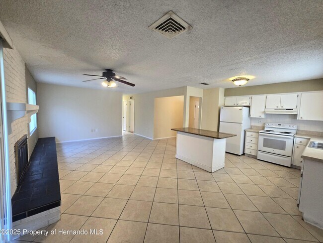 Building Photo - 8915 Woodmill Dr