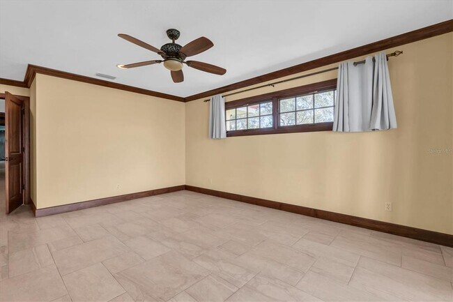 Building Photo - 5810 Bahama Shores Dr S