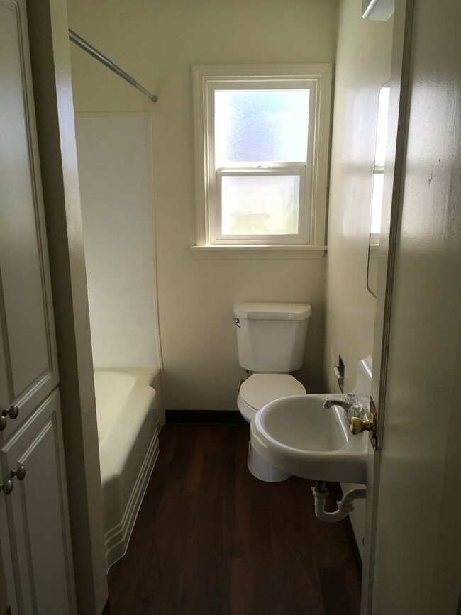 Building Photo - 19453 Hill St