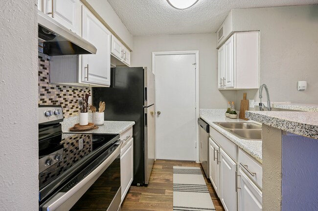 Building Photo - Westmoor Apartment Homes