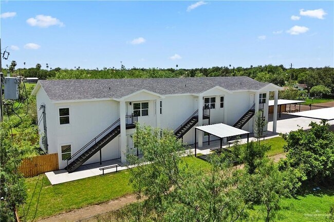 Building Photo - 418 N 3rd St