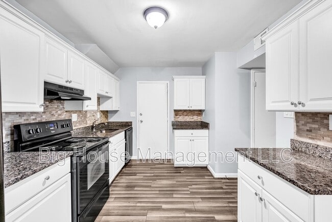 Building Photo - 4536 Reeves Pl