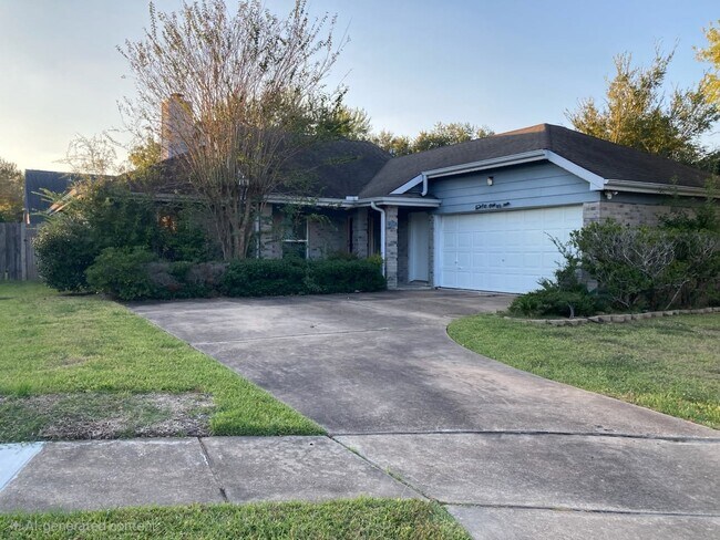 Building Photo - 3002 Avanti Ct