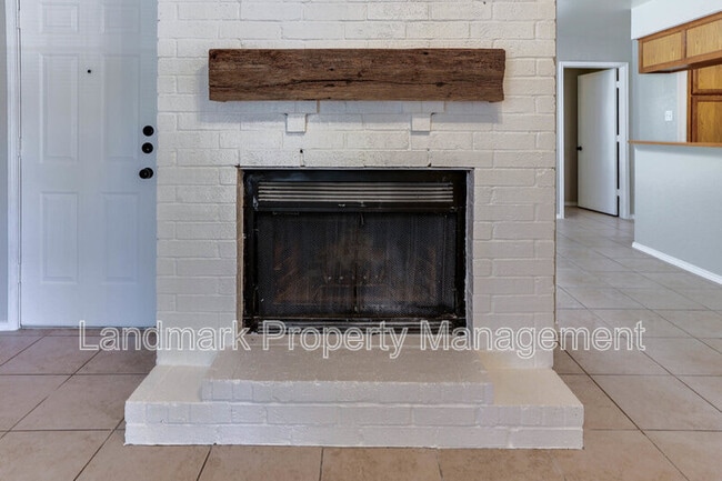 Building Photo - 32 Shady Valley Ct