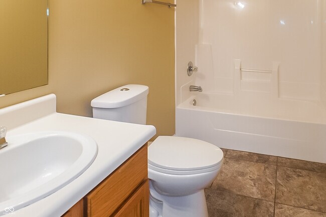 Building Photo - 2245 Valley Creek E Ln