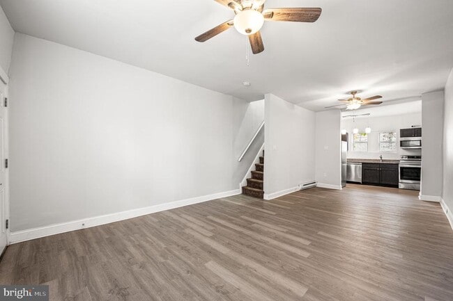 Building Photo - 3103 N Croskey St