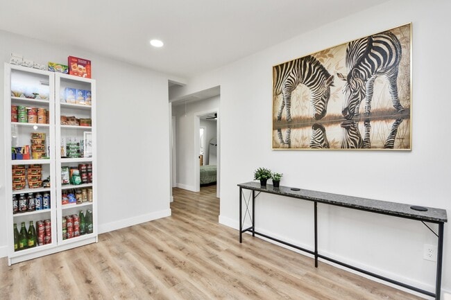 Building Photo - 5115 Clay St