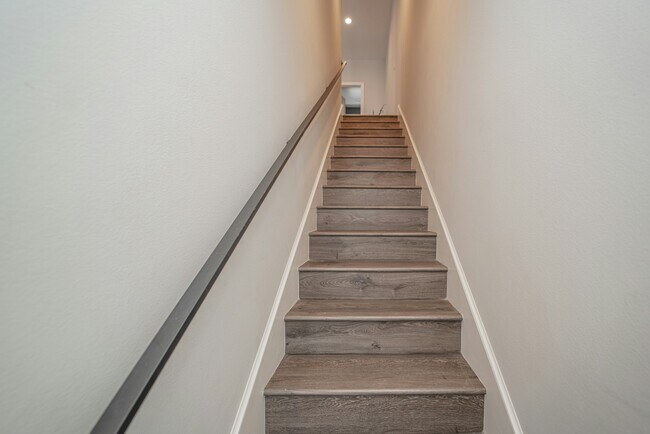Building Photo - 4532 St Charles Pl